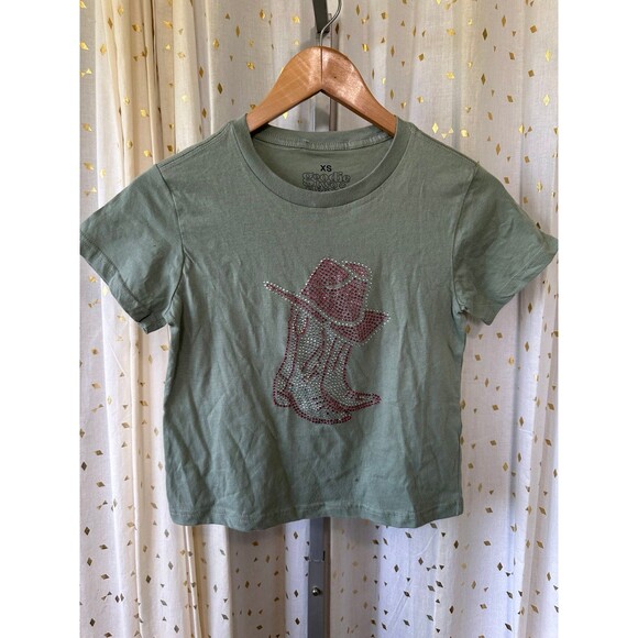 Goodie Two Sleeves NWOT 100% Cotton Rhinestones Cowboy Hat Boots Baby Tshirt XS - Picture 2 of 4